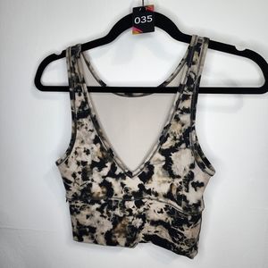035 lululemon Sz 6 tie dye camo print crop top or bra